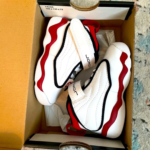 Brand new in box jordan pro strong toddler size 5 - Picture 1 of 6